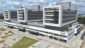 Cirurgia Robótica Dr. Rômulo Silveira Revista Saúde Ceará