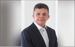 Dr. Elias Leite palestrante e gestor em saúde em entrevista sobre liderança para a Revista Saúde Ceará